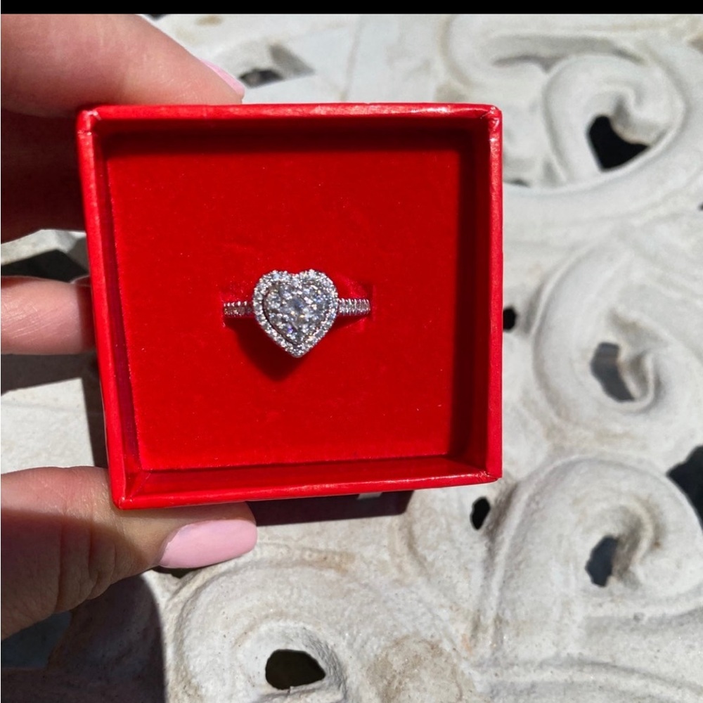 14k white gold Diamond ring